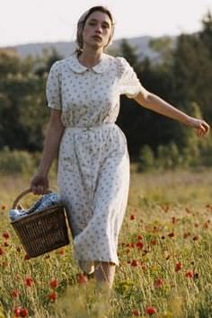 Farm Fashion, Farm Dress, Vestidos Retro, Farmer Wife, Country Dresses, French Countryside, French Country Style, Farm Girl, Moda Vintage