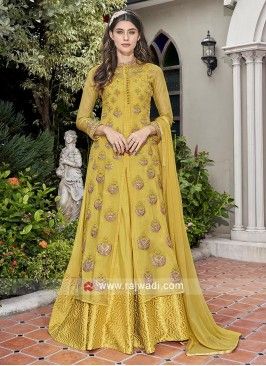 Yellow Green anarkali suit with attached jacket Gown With Jacket, Long Anarkali, Bollywood Dress, Yellow Gown, Gown Suit, Look Festival, Salwar Kamiz, Designer Anarkali, Utsav Fashion