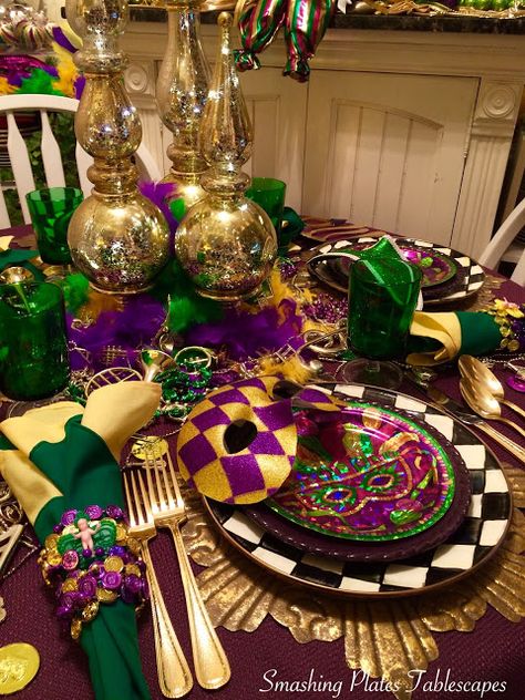 Smashing Plates Tablescapes: Big Easy Party Elegant Mardi Gras Tablescape, Mardi Gras Table Setting, Marti Gras Theme Party, Mardi Gras Centerpieces Diy, Mardi Gras Tablescape, Mardi Gras Theme Party, Smashing Plates, Easter Tables, Zydeco Music