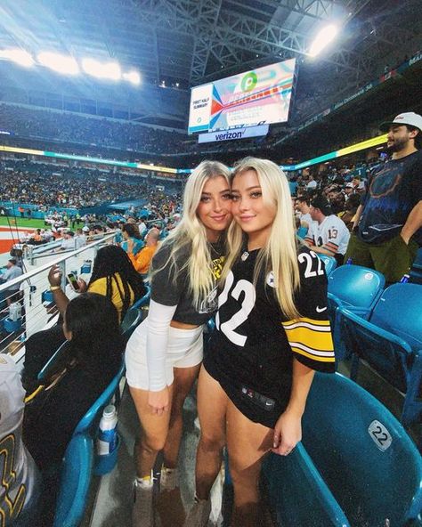 Syd on Instagram: "@steelers love you💛" Soccer Girl, Tupac, World Cup, Cute Pictures, Soccer, Love You, Baseball, Models, My Style