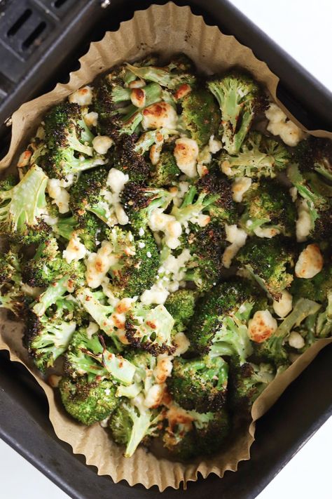 Air Fryer Broccoli and Feta Air Fryer Broccoli And Cauliflower, Broccoli Feta, Air Fryer Broccoli, Easy Honey Garlic Chicken, Cottage Cheese Pasta, Broccoli And Potatoes, Feta Cheese Recipes, Easy Roast Chicken, Cheese Sauce For Pasta