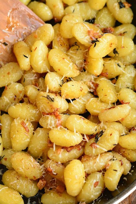 Easy Gnocchi With Butter Garlic and Parmesan Sauteed Gnocchi Recipes, Garlic Gnocchi, Gnocchi Parmesan, Parmesan Gnocchi, Easy Gnocchi, Gnocchi Recipes Easy, Gnocchi Recipes Homemade, Gnocchi Dishes, Med Diet