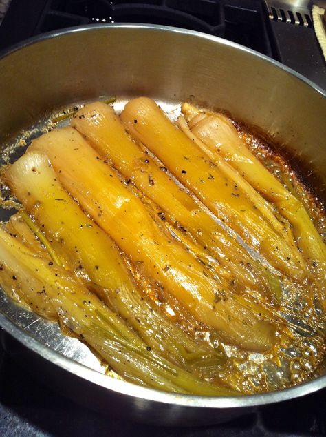 Braised Leeks.  recipe on my blog Leeks Recipe, Roasted Leeks, Braised Leeks, Onion Leeks, Leek Recipes, Healthy Bars, Vegan Sides, Roasts, Recipes Vegetarian