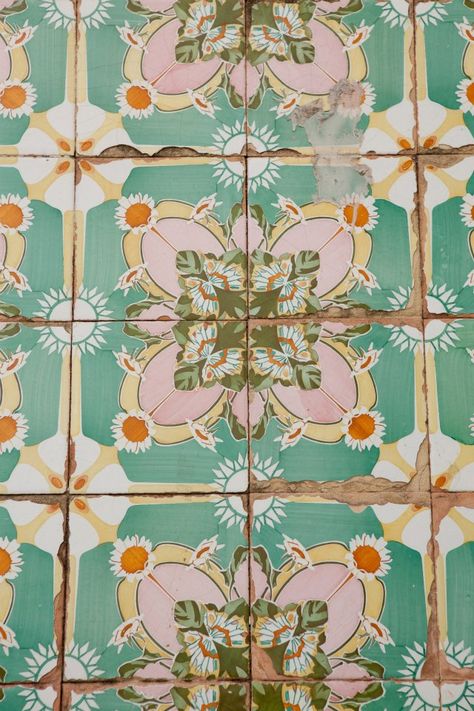 French Kitchen Tiles, Hand Painted Floor, Pattern Curator, Vintage Tiles, Spanish Tile, Deco Boheme, Tile Inspiration, Vintage Tile, Tile Pattern