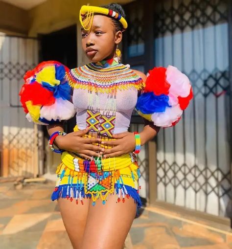 24 Awesome Zulu Attire Dresses For Ladies To Wear In 2023 15 Zulu Women Beauty, Zulu Maidens, Zulu Attire, Women Culture, Zulu Traditional Attire, Native Outfits, Zulu Women, African Traditional Wear, Dresses For Ladies