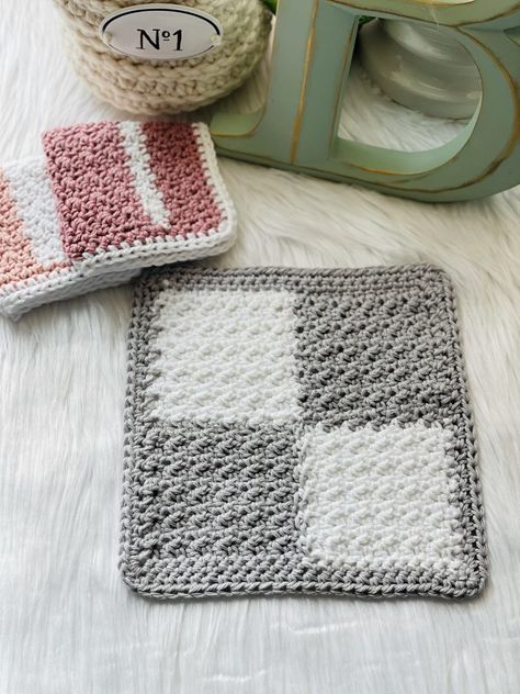 Free Crochet Pattern: Four Square Dishcloth, Wash Cloth – Beccie B Creative Granny Square Dishcloth Pattern, Crochet Dishrags, Cute Crochet Dishcloth, Crotchet Dishclothes, Cute Crochet Washcloth, Crochet Curse Word Dishcloth, Crochet Intarsia, Crochet Objects, Crochet Dishcloth Gift Set