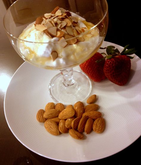 Greek Yogurt with Honey and Sliced Almonds- So simple, so delicious Yogurt With Honey, Eat Greek, Real Food Snacks, Almond Ice Cream, Sandwich Bar, Overnight Oat, One Dish Dinners, Chicken Breast Recipes Healthy, Snack Video