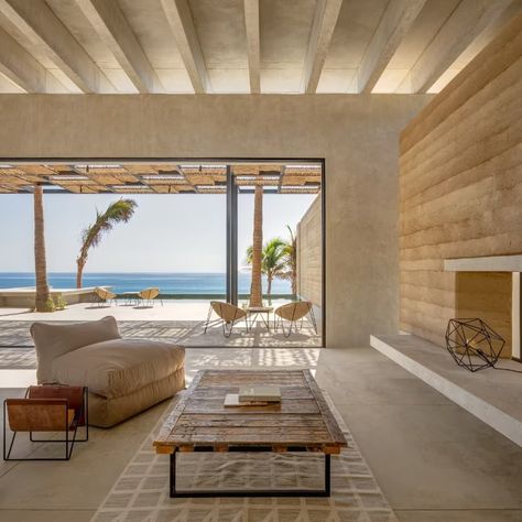 Baja California, an ocean view villa with rammed earth walls - Domus Rammed Earth Homes, Rammed Earth Wall, Rammed Earth, Desert Homes, Earth Homes, California Design, Eco House, California Homes, Baja California