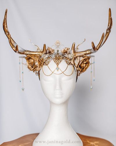 Fantasy Headpieces, Fawn Fairy, Antler Crown, Egypt Project, Winter Deer, Pin Up Vintage, Flower Costume, Headpiece Diy, Winter Woods