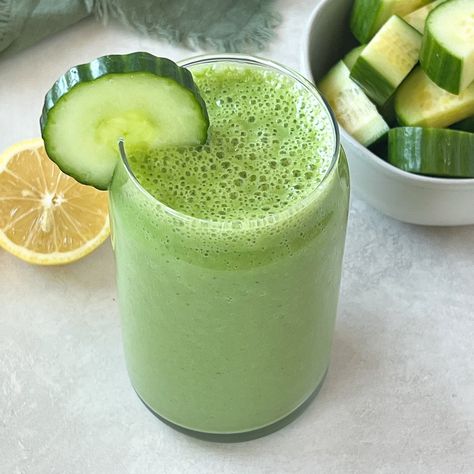 This cooling cucumber smoothie is perfect for a quick, easy, and on-the-go breakfast. Plus, it’s vegan, gluten-free, and dairy-free! Easy Alkaline Recipes, Diet Meal Plan Recipes, Meal Plan Recipes, Detoxifying Food, Cucumber Smoothie, Alkaline Diet Recipes, Alkaline Recipes, Different Fruits And Vegetables, Mediterranean Meals