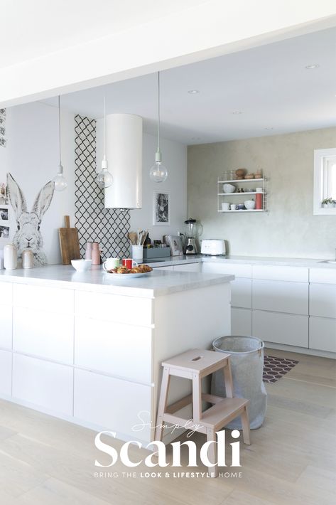 We see so many wonderful Scandi-style ideas here at Simply Scandi magazine, but it’s the kitchen that always catches our eye when looking through potential homes to feature. Here are a few of our favourite kitchen ideas we wish we’d thought of (and if you love these… wait until you see the rest of the interior!). Don't miss our Vol 6 Summer print issue for more inspiration Scandi Kitchen Design, Scandi Kitchens, Scandi Kitchen Ideas, Norwegian Home, Ikea Units, Scandi Kitchen, Norwegian Style, Scandi Chic, Narrow Kitchen