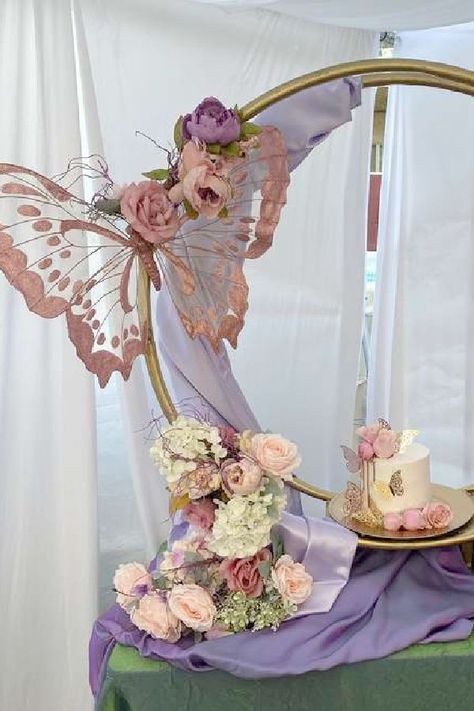 Butterfly Cake Table Ideas, Butterfly Theme Desert Table, Boho Butterfly Centerpieces, Butterfly Theme Decoration Ideas, Butterfly Sweets Table, Boho Butterfly Birthday Party, Cincoañera Party Ideas, Butterfly Dessert Table Ideas, Butterfly Baby Shower Table Decor