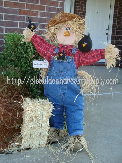 Scarecrow Scarecrows Diy, Pin Pictures, Cute Scarecrow, Make A Scarecrow, Scarecrow Crafts, Fall Wood Crafts, Autumn Love, Halloween Scarecrow, Fall Scarecrows