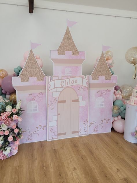 Diy Castle Backdrop, Castle Theme Birthday Party, Castle Birthday Decorations, Princess Castle Backdrop, Princess Party Backdrop, Harry Potter Birthday Decorations, Princess Backdrops, Castle Backdrop, Rapunzel Birthday Party