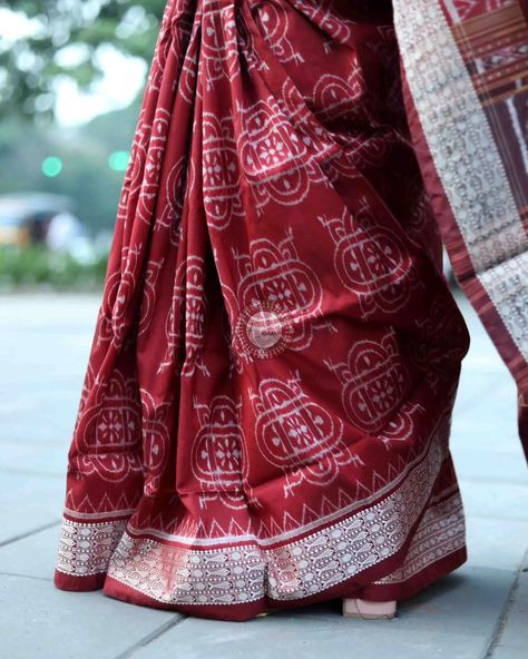 Wrap yourself in the elegance of nature with our Sambalpuri silk sarees, dyed with the vibrant hues of mother earth. Embrace Sustainable fashion where beauty meets eco consciousness 🎄♥️ Visit BigRayn store @ Narula Complex Janpath, KharvelaNagar, BBSR, or you can order exclusive handloom sarees online at www.bigrayn.com or 6372255010 📞 #BigRaynFashion #bigraynofficials #sambalpurihandloom #odiahaikat #odishaweave #odishaweaves #bomkaisaree #odishahandloom #splendourofodishaweaves #smallbu... Handloom Saree, Sarees Online, Indian Wear, Mother Earth, Consciousness, Sustainable Fashion, Silk Sarees, Saree, Dye