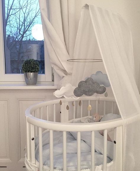 Baby Cot Ideas, Stokke Sleepi Nursery, Stokke Cot, Baby Bedroom Girl, Stokke Sleepi, Zimmer Diy, Bedroom Girl, Baby Corner, Baby Room Organization