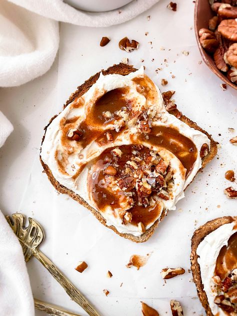 Healthy Cinnamon Roll, Cinnamon Sugar Toast, Cream Cheese Toast, Easy Toast, Vegan Greek Yogurt, Homemade Cashew Milk, Healthy Cinnamon Rolls, Carrot Cake Bars, Healthy Toast