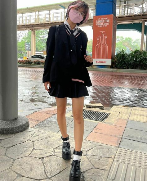 Faline San Outfit, Faline San, Harajuku Style Mini Skirt For Spring Cosplay, Black Harajuku Style Summer Skirt, Harajuku Style Mini Skirt For Fall, Spring Harajuku Style Mini Skort, Harajuku Style Mini Skirt For Streetwear, Korean Casual Outfits, Dynamic Poses