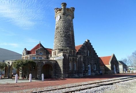 Santa Fe Depot – Shawnee, Oklahoma - Atlas Obscura Shawnee Oklahoma, Oklahoma History, Atlas Obscura, Train Depot, Paris City, American West, Mexico City, Santa Fe, Budapest