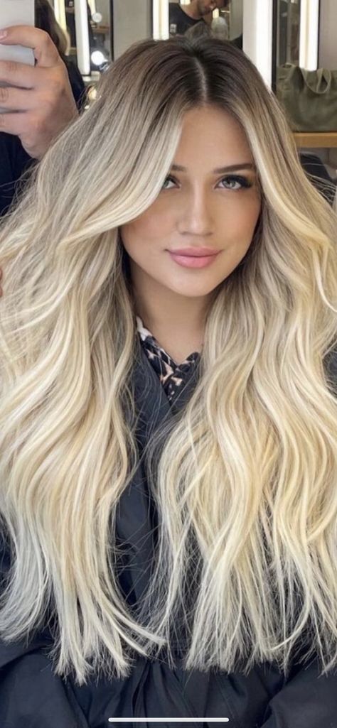 Old Money Blonde Hair Dark Roots, Creamy Blonde Balayage With Money Piece, Champagne Blonde Hair Balayage, Beige Blonde Hair Shadow Root, Champagne Blonde Balayage Dark Roots, Long Blonde Balayage, Summer Hair 2024 Bronde, Creamy Blonde Balayage, Cream Blonde Hair