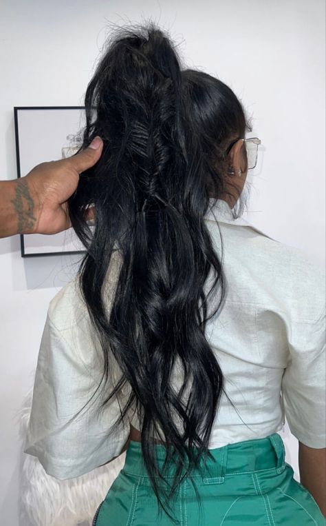 Twisted Hair, Sleek Ponytail Hairstyles, Peinados Recogidos, Dope Hairstyles, Hair Laid, Hair Ponytail Styles, Sleek Ponytail, Ponytail Styles, Looks Black