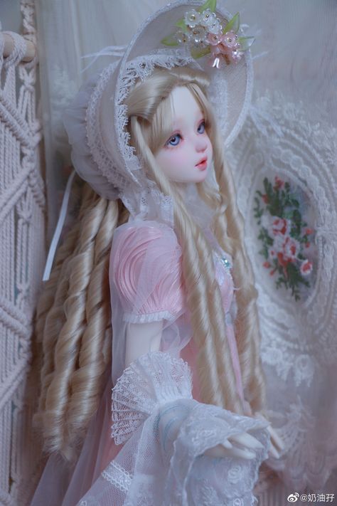 Ball Jointed Dolls Realistic, Dolls Realistic, Bjd Dolls Girls, Barbie Bride, Doll Aesthetic, Fantasy Art Dolls, Bride Dolls, Chinese Art Girl, Living Dolls