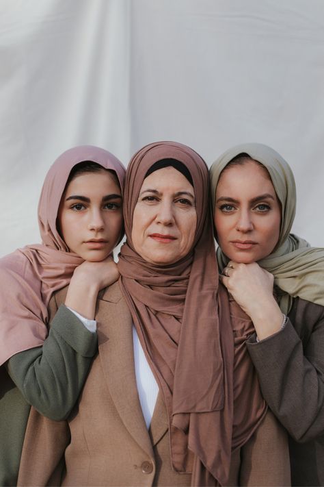 3 Generations. 1 Scarf. Shop our inclusive sizing now Hijab Editorial, Katalog Hijab, Family Generations, Family Photo Studio, Jersey Collection, Scarf Shop, Jersey Hijab, Muslim Family, Fotografi Editorial