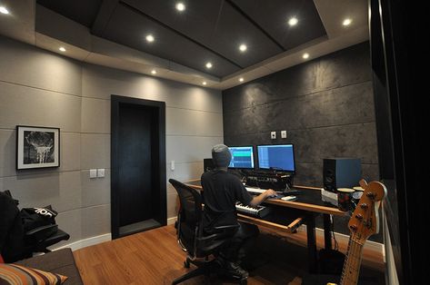 Kpop Building, Office At Home, Home Studio Setup, Music Studio Room, Studio Gear, Recording Studios, Studio Room, Studio Setup, Post Production