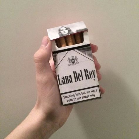 Lana Del Rey #borntodie Requiem For A Dream, Brooklyn Baby, Mia 3, Lana Del Ray, Foto Vintage, Ex Machina, Grunge Aesthetic, Cigars, Lana Del Rey