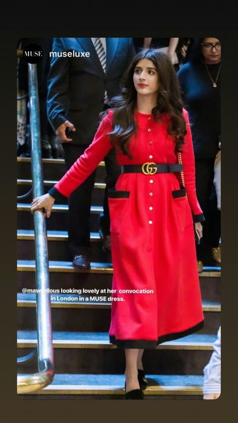 Mawra Hocane Malik wife Convocation Dress Graduation, Convocation Outfit Graduation, Convocation Ideas, University Graduation Dresses, Convocation Dress, Convocation Outfit, Formal Fits, Mawra Hocane, Shoes Guide