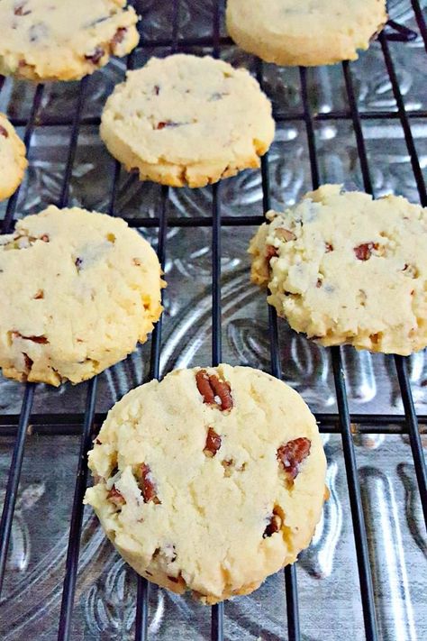 These Norwegian Pecan Cookies smell like Christmas. They are buttery and light with delicious pecans scattered throughout. The perfect finale to 12 Days of Cookies. #ChristmasCookies Norwegian Cookies, Norwegian Cuisine, Smell Like Christmas, Viking Food, Nordic Recipe, Traditional Christmas Cookies, Norwegian Food, Scandinavian Food, Pecan Cookies