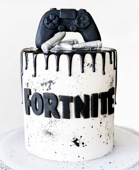 Fortnite cake, Fortnite cake ideas, Fortnite birthday cake, Fortnite-themed birthday cake, Fortnite-themed cake Fortnite Ice Cream Cake, Birthday Cake 10 Boy, Simple Fortnite Cake, Fortnite Birthday Party Ideas Cake, Gaming Theme Cake, Fortnite Cake For Boys, Gaming Birthday Cake, Boys Birthday Cakes Easy