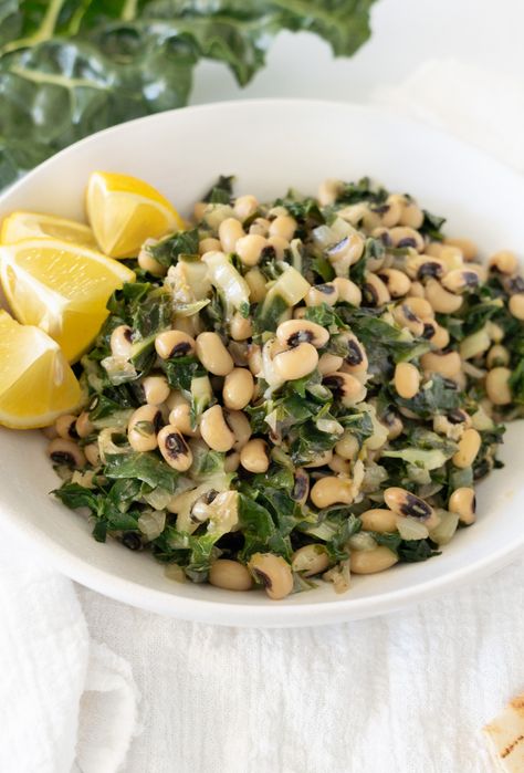 Vegan Black Eyed Peas With Greens (Lebanese) Creole Black Eyed Peas, Stove Top Black Eyed Peas, Frozen Black Eyed Peas Recipe, Fresh Black Eyed Peas Recipe, Canned Black Eyed Peas Recipe, Vegan Black Eyed Peas Recipe, Vegan Black Eyed Peas, Christmas Main Course Recipes, Vegan Lebanese