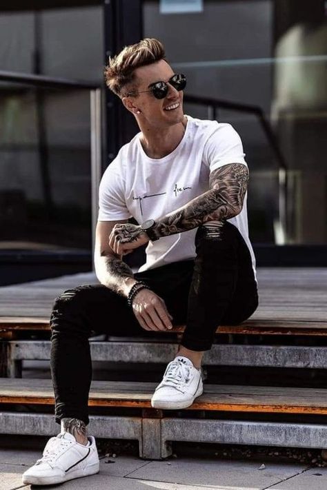 Men fashion style with beautiful dress Men Street Look, Urban Photography Portrait, Poses Modelo, Male Portrait Poses, Men Fashion Photoshoot, Male Models Poses, Mens Photoshoot Poses, Portrait Photography Men, Men Photoshoot