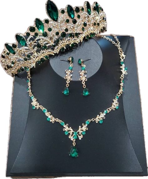 Really Beautiful Emerald Green Set Quinceañera/weddings/ - Etsy Emerald Green Crown, Emerald Green Quinceanera Theme, Quince Crown, Green Quinceanera Theme, Emerald Green Wedding Theme, Princess Sweet 16, Emerald Green Jewelry, Green Quinceanera Dresses, Quince Themes