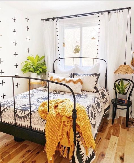 Mustard Bedroom, Mustard Yellow Bedrooms, Black White Bedrooms, Yellow Bedroom Decor, Prom Season, Yellow Bedding, Yellow Room, Scandinavian Bedroom, Bedroom Style