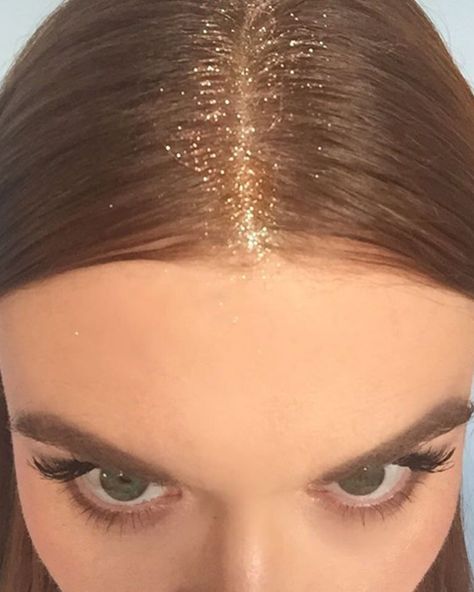 Glitter Roots Hair, Festival Hair Trends, Hair Trends 2020, Down Bun, School Hair Styles, Hair Styles Ponytail, Braid Half Up, Styles Ponytail, Glitter Roots