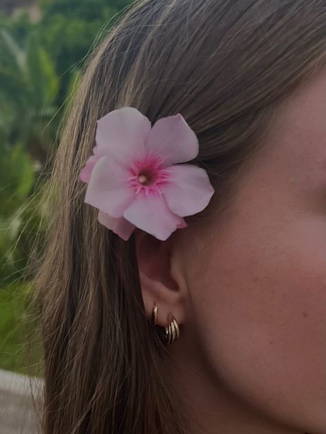 Flower Behind Ear Hair, Flower Tucked Behind Ear, Flower Behind Ear, Flower Ear, Wedding Hair Down, Ear Hair, Single Flower, Clothes Ideas, Down Hairstyles