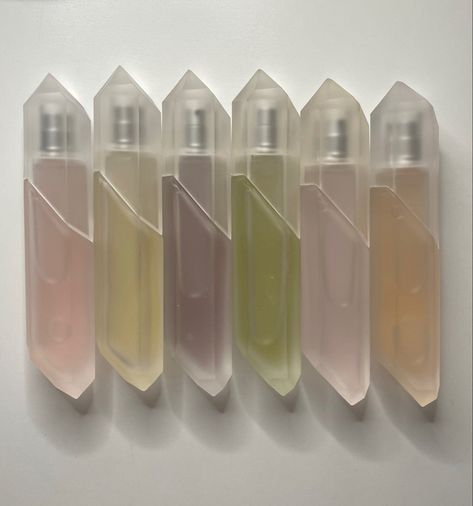 Kkw fragrances - crystal collection. Kim kardashian west perfume Kim K Perfume, Kim Kardashian Perfume, Kim Kardashian Fragrance, Kkw Fragrance, Perfume Bottle Design, Fragrances Perfume Woman, Magical Makeup, Kim Kardashian West, Perfume Collection Fragrance