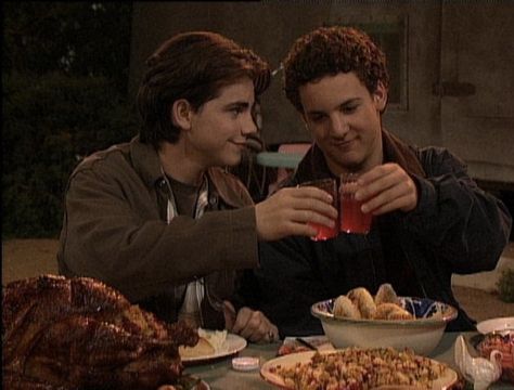 16 Classic Thanksgiving Episodes Of TV Shows That Aren't "Friends" #timbeta #sdv #betaajudabeta Boy Meets World Cast, Cory And Shawn, Cory And Topanga, Rider Strong, 90s Teen, Dark Stories, Bad Haircut, Boy Meets World, Story Of The World