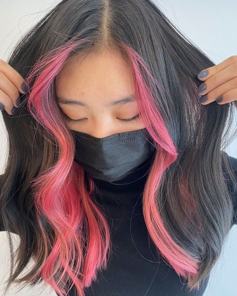 Mila | Montreal Hair Colorist on Instagram: “Pink face frame x peekaboo” Pink Face Frame Hair, Peekaboo Pink Hair, Pink Peekaboo Highlights, Pink Peekaboo Hair, Pink Peekaboo, Peekaboo Hair Colors, Face Framing Hair, Peekaboo Highlights, Peekaboo Hair