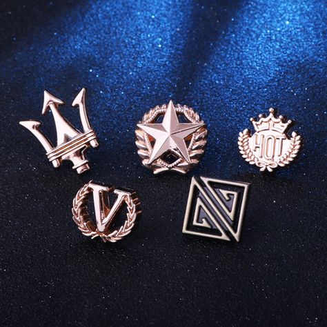 Mens Brooch, Luxury Clothes Women, Banquet Design, Men Brooch, Slytherin Fashion, Shirt Collar Pins, Ballet Hairstyles, Star Crown, Royal Pattern