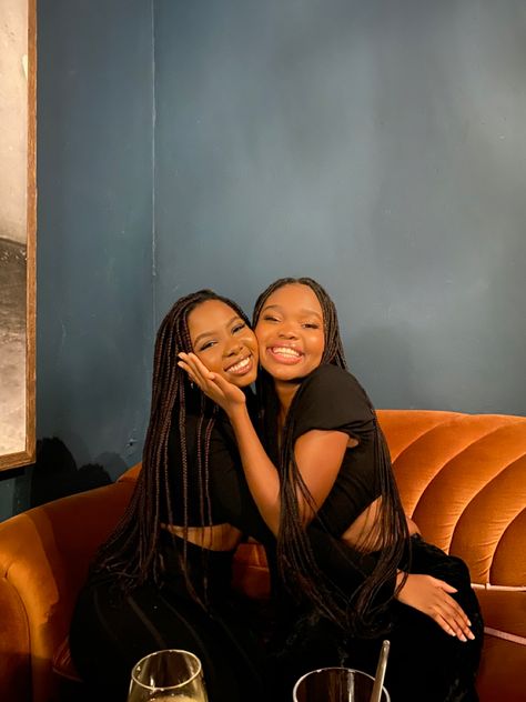 Black Women Friendship Aesthetic, Friends Aesthetic Black Women, Black Best Friends Aesthetic, Black Friendship Goals, Black Best Friend Goals, Black Sisterhood, Best Friends Black, Pretty Best Friends, Black Friends