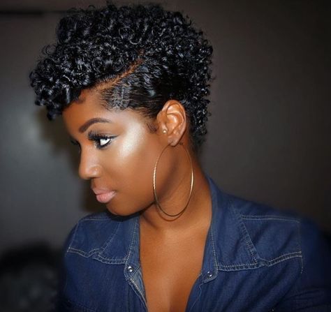 Short Curly Natural Haircuts, Tapered Hairstyles, Fierce Hairstyles, Natural Hair Haircuts, Curly Cut, Short Natural Haircuts, Cabello Afro Natural, Short Natural Curly Hair, Tapered Natural Hair