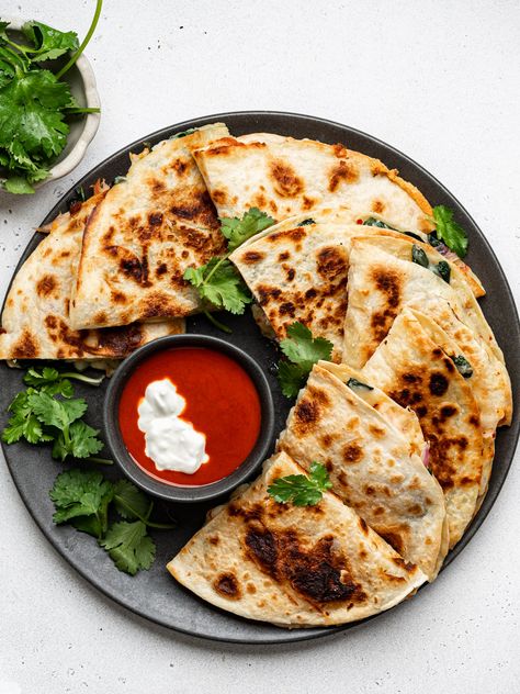 Easy Chicken Quesadillas Easy Chicken Quesadilla, Easy Chicken Quesadilla Recipe, Panang Chicken, Panang Curry Paste, How To Make Quesadillas, Chicken Quesadilla Recipe, Dried Chili Peppers, Chicken Fresh, Thai Curry Paste