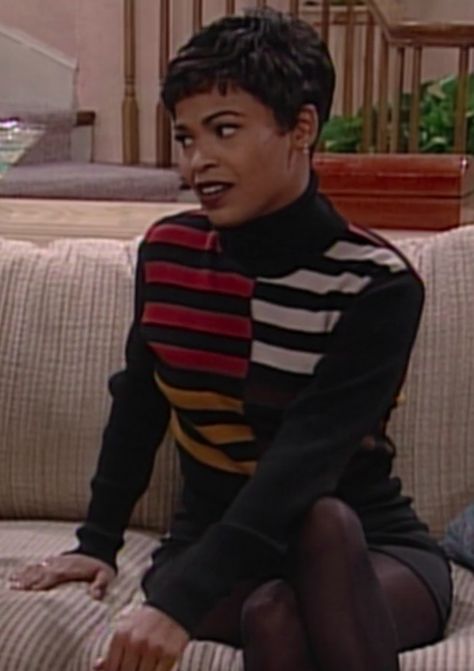 Nia Long Fresh Prince, Sitcom Fashion, Buzzed Hair Women, Black 90s Fashion, 90’s Outfits, Nia Long, 2000s Fashion Trends, 90s Inspired Outfits, Prince Of Bel Air