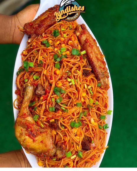 Lunch is Served 😋 . Zoom in and let’s Salivate 😋 BTW who else is Addicted to Spaghetti? 😩 Via @lyndishes #that9jafoodie #mealblog #foodie… Jollof Spaghetti, Fried Spaghetti, Garlic Butter Chicken Bites, Butter Chicken Bites, African Foods, Smoothie Recipes Healthy Breakfast, Garlic Butter Chicken, Nigerian Food, Chicken Bites