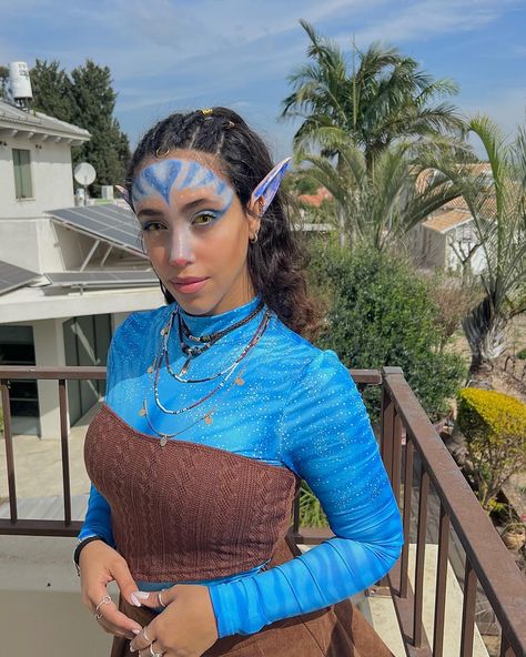 Avatar Disneybound, Avatar Costume, Avatar Disney, Designer Disney, Avatar Halloween, Avatar Show, Blue Avatar, Creepy Halloween Makeup, Disney Bounding