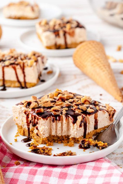 Drumstick Frozen Dessert Drumstick Cake, Frozen Dessert Recipes, Drumstick Ice Cream, Ice Cream Cakes, Family Desserts, Fresh Meals, Torte Recipe, Cream Pies, Frozen Dessert Recipe