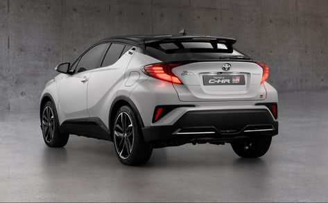 Toyota Chr Hybrid, Toyota Emblem, Toyota Chr, Toyota Hybrid, Up Animation, Toyota C Hr, Crossover Suv, Cars Uk, Door Molding